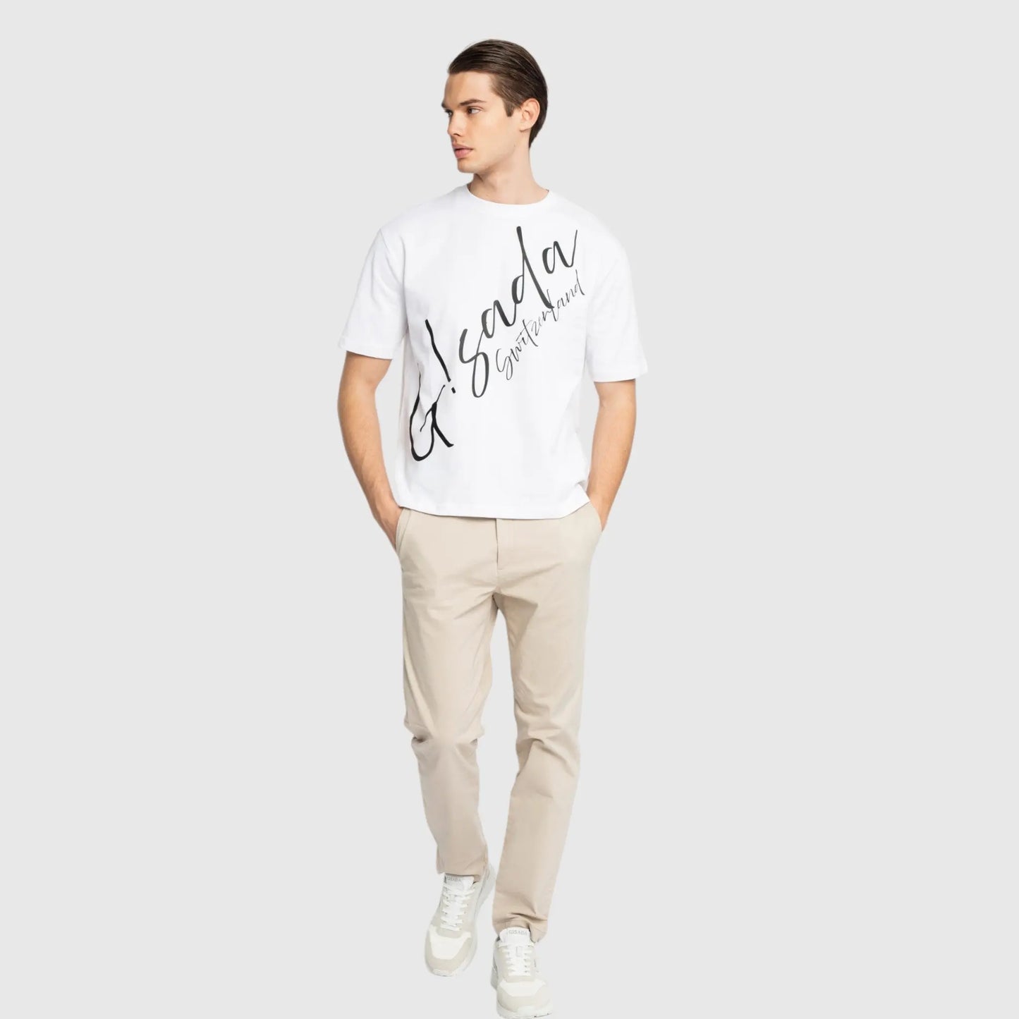 Oversized T-Shirt in Heavy Cotton with Cursive Print - Gisada.com